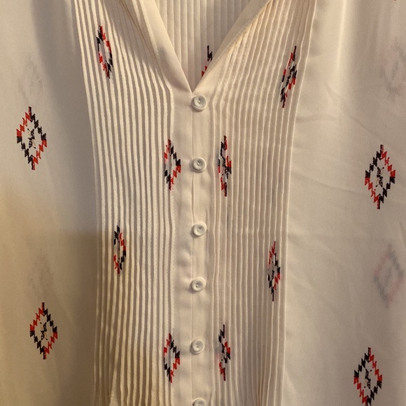 Like New, Cream Colored, Limited Aztec Print Blouse. Size Large - Picture 3 of 7